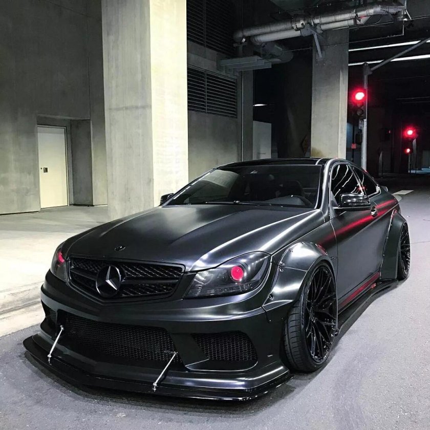 Mercedes Benz AMG 63