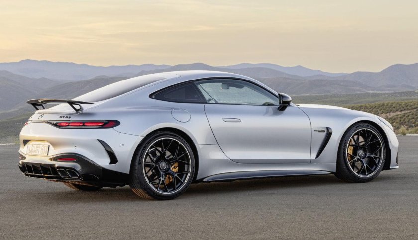 Mercedes-AMG gt2
