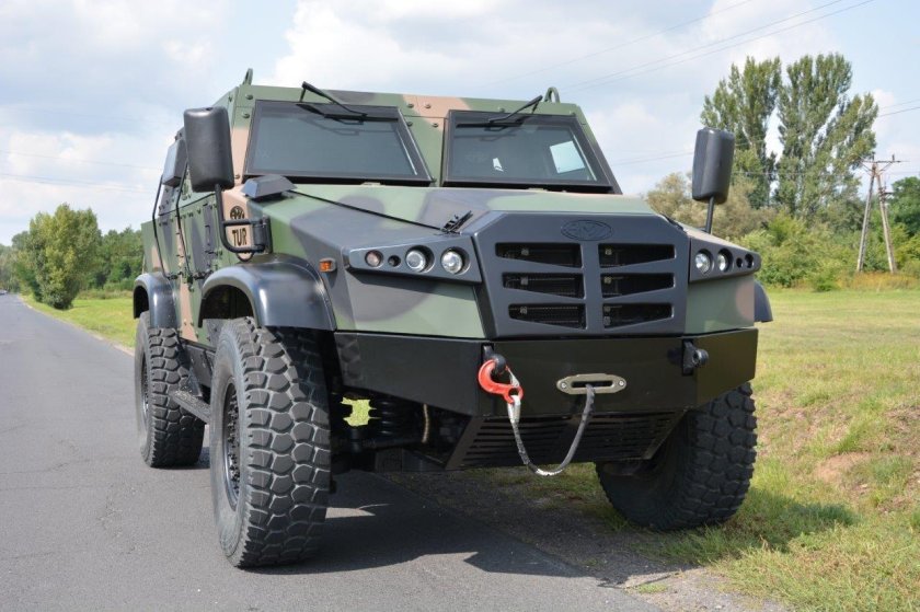 Польша бронемашина amz Tur