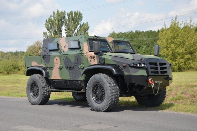 Броневик amz Zubr