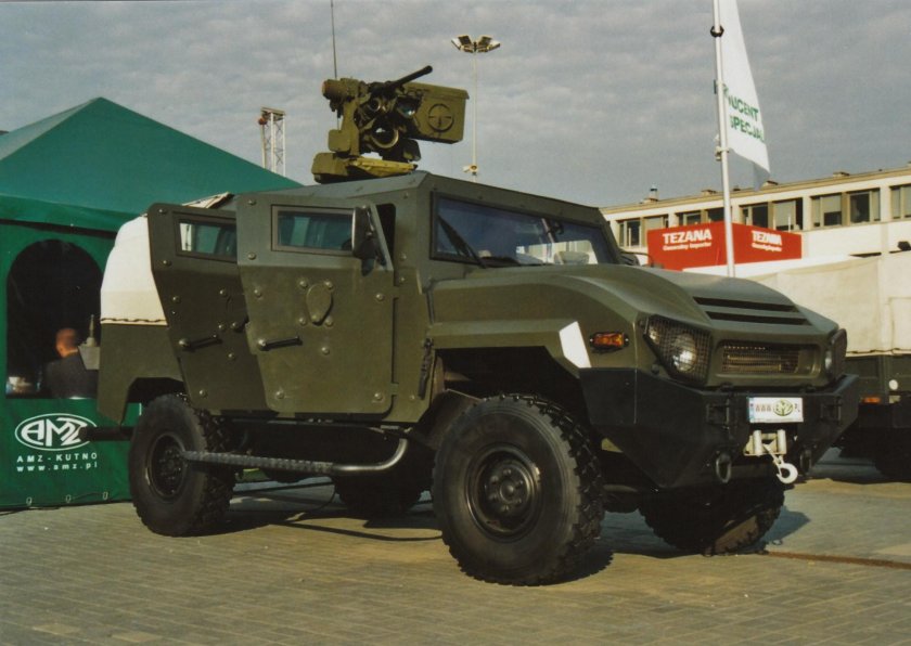 Польша бронемашина amz Tur