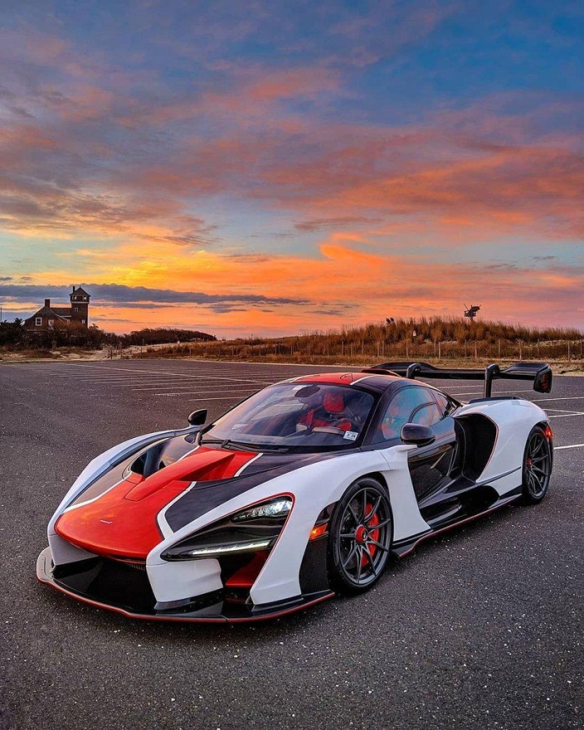 Машина MCLAREN Senna