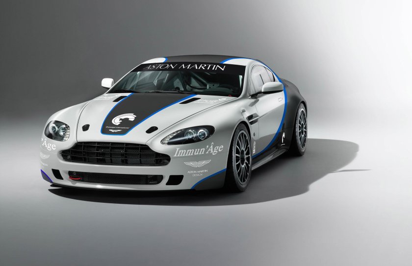 Aston Martin v8 Vantage gt4