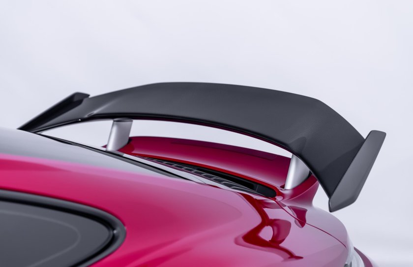 Порше 911 со спойлером