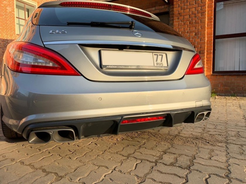 CLS w218 диффузор Brabus насадки AMG