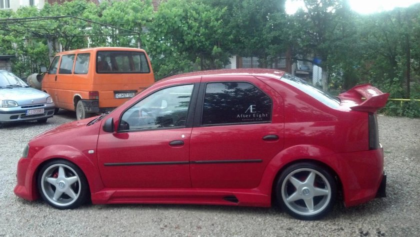 Тюнингованный Рено Логан