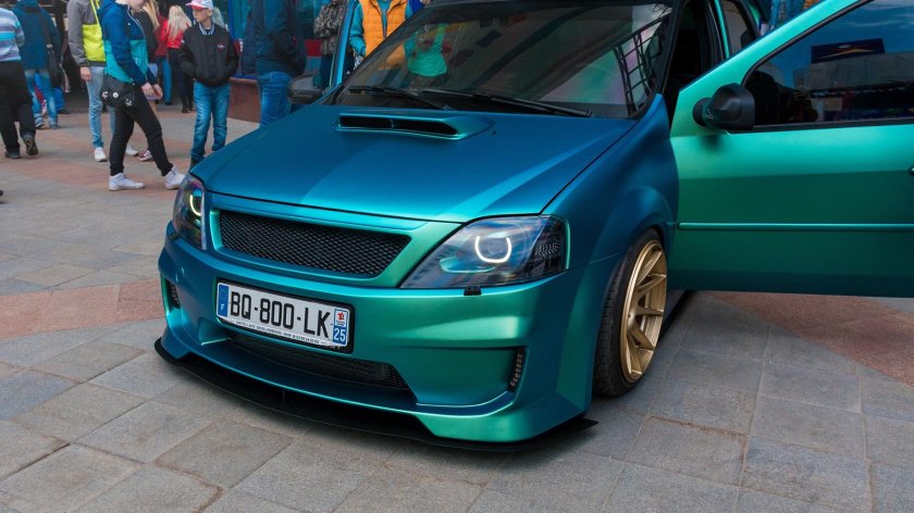 Тюнингованный Логан 1