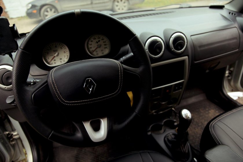 Рено Логан 1 поколение салон