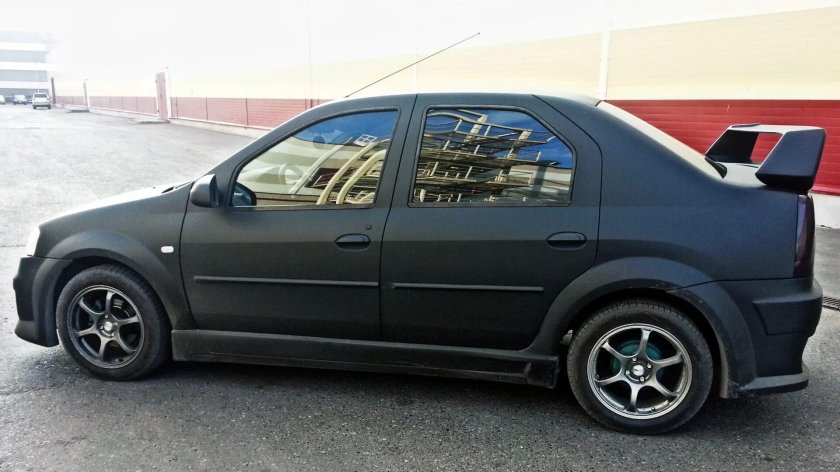 Тюнингованный Рено Логан 1 поколения