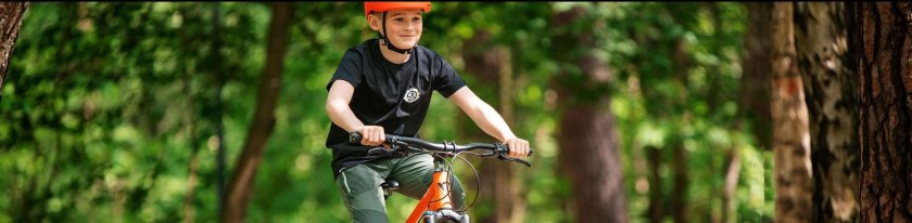 Подросток на велосипеде