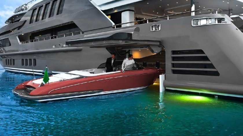 Суперяхта CRN 125 J Ade