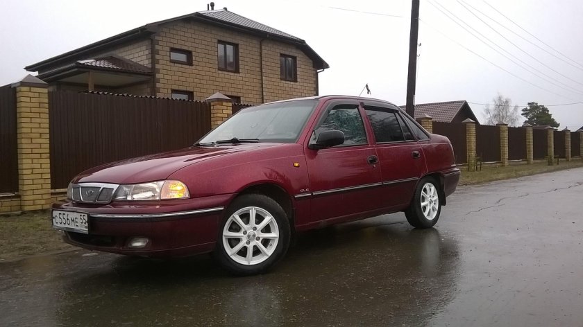 Daewoo Nexia 2007 Вишневая