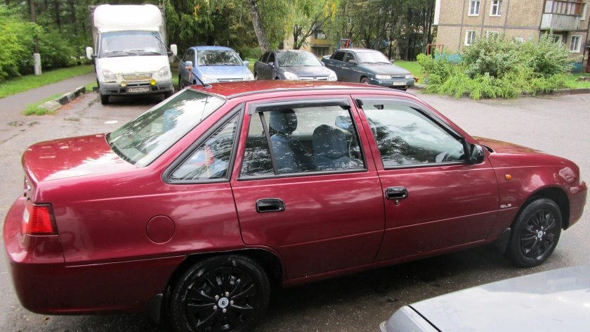 Daewoo Nexia Вишневая