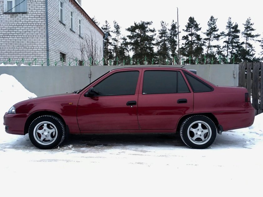 Daewoo Nexia 2 вишня