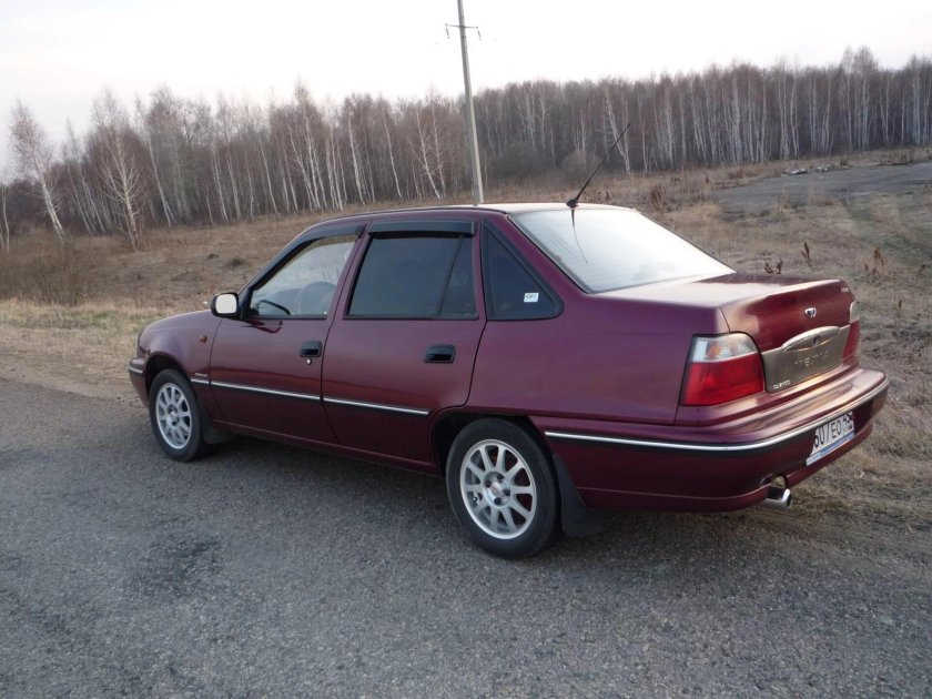 Daewoo Nexia 2007 Вишневая