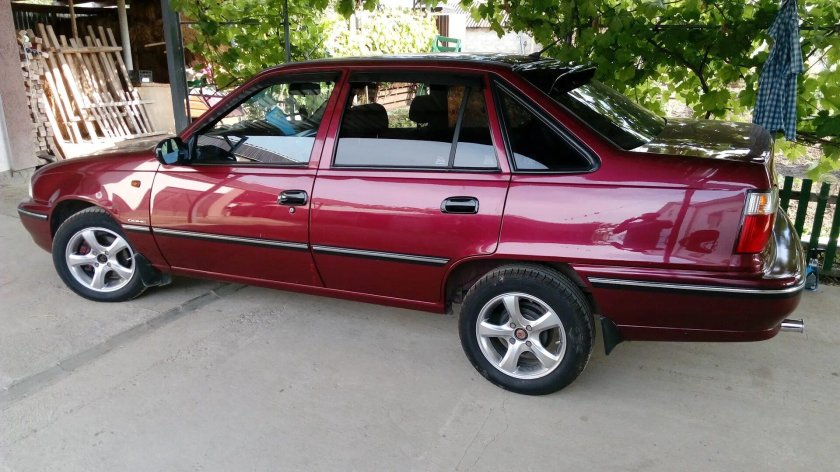 Daewoo Nexia 2007 Вишневая
