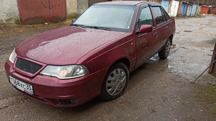 Daewoo Nexia Вишневая
