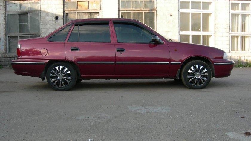 Daewoo nexia вишневая