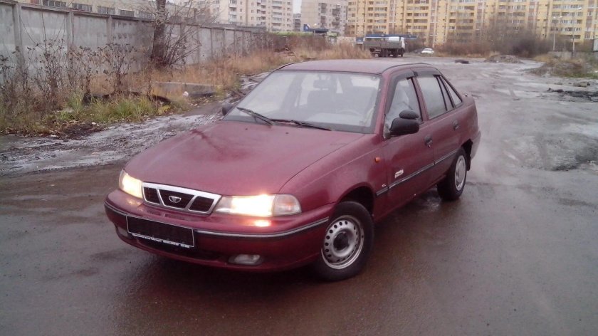 Daewoo Nexia 2007 Вишневая
