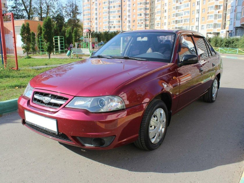 Daewoo Nexia 2005 бордовая