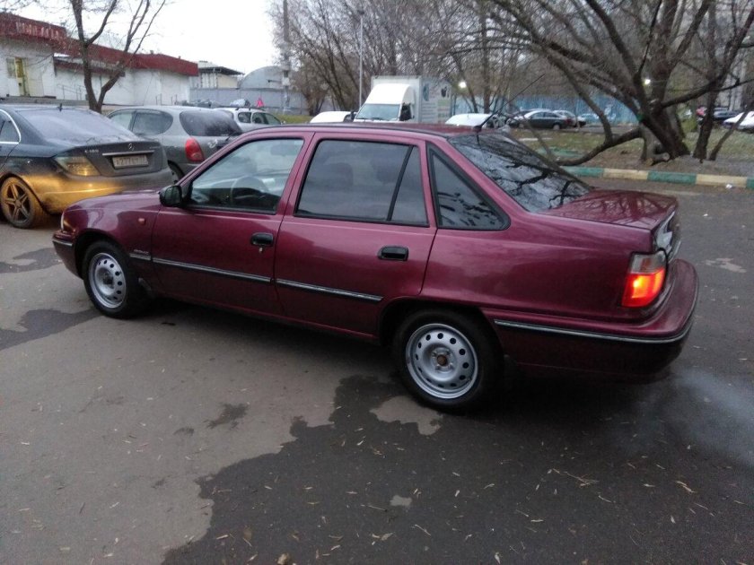 Нексия 1 Вишневая