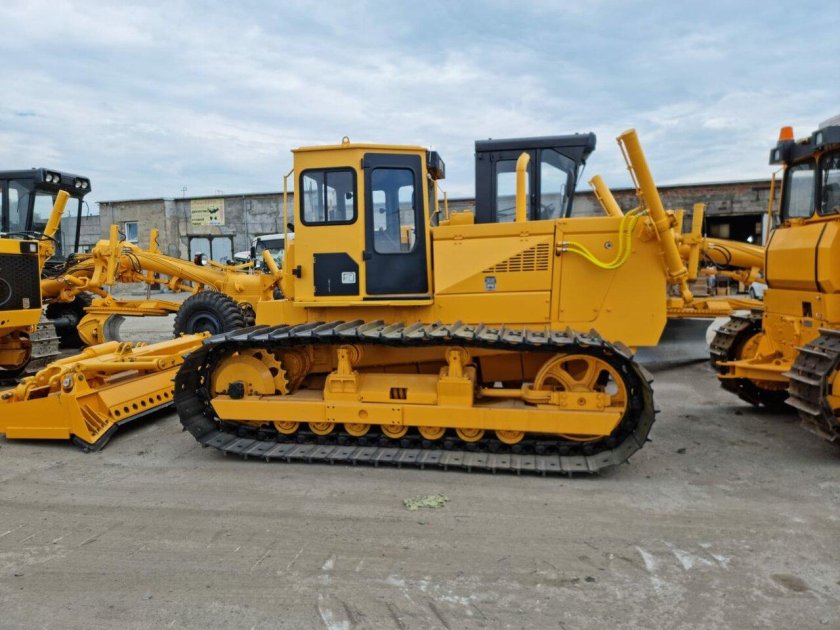 Бульдозер чтз б10м