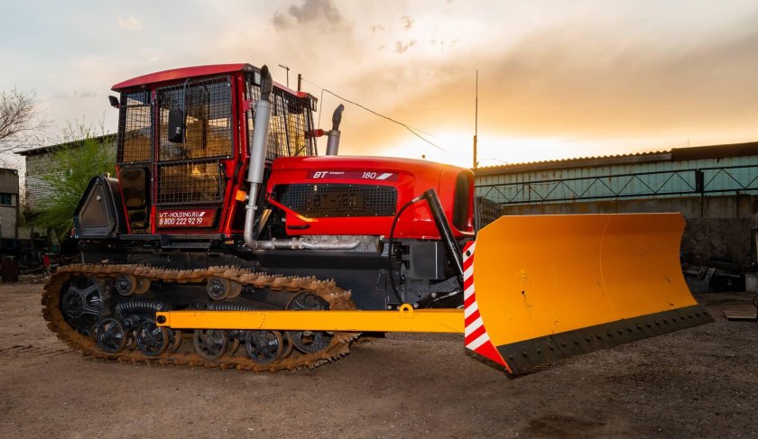 Гусеничный трактор вт-180