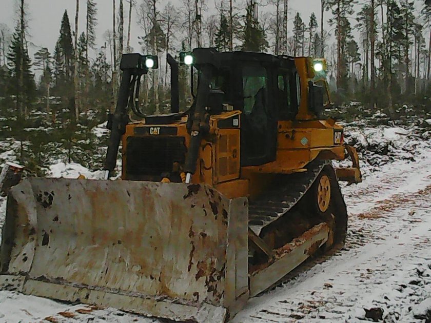 Бульдозер с двигателем мощностью до 43 КВТ (60 Л.С.)