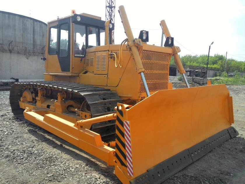 Бульдозер ЧТЗ б10м