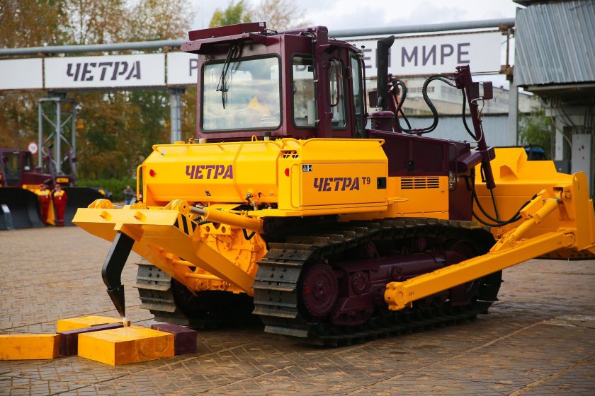 Бульдозер ЧЕТРА т9