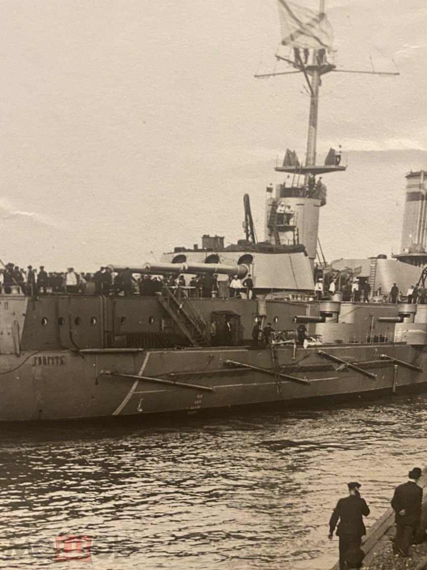 Линкор гангут октябрьская революция