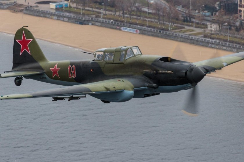 Самолет ил 2