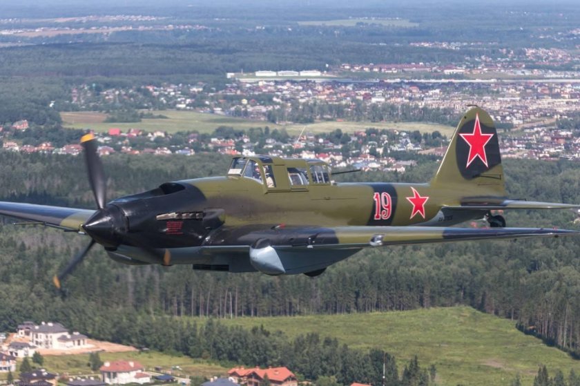 Самолёт ил-2 Штурмовик
