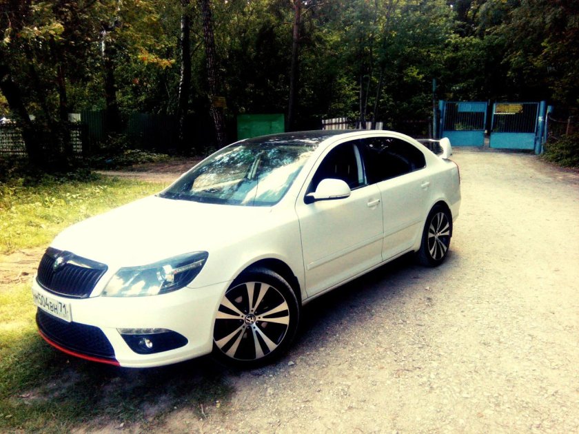 Шкода Октавия а5 белая