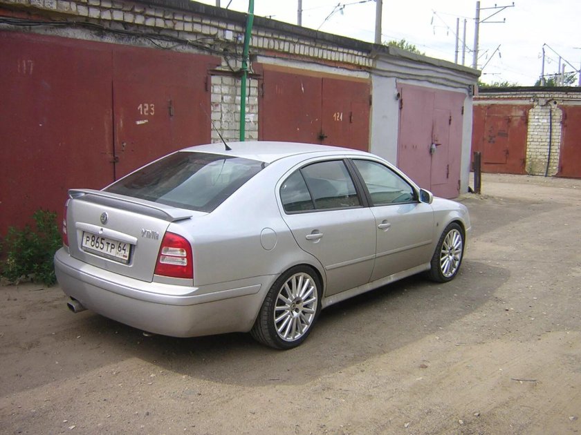 Skoda Octavia Tour r17