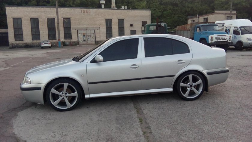 Skoda Octavia Tour r18