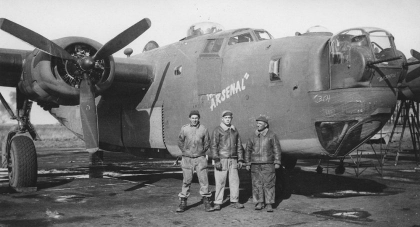 B 24 бомбардировщик