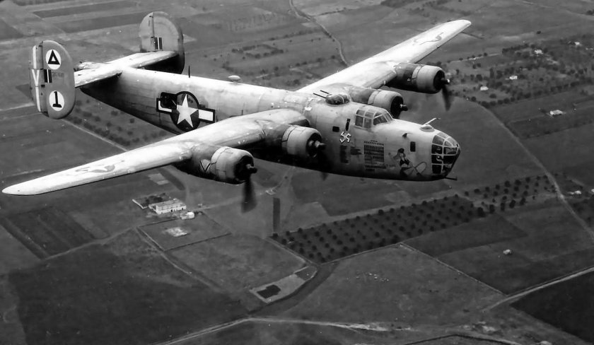 B 24 бомбардировщик