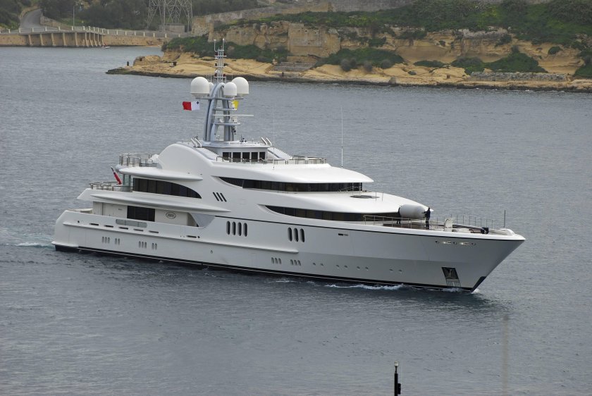 Рыболовлев яхта