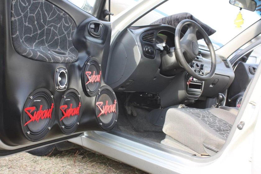 ЗАЗ шанс 1.3 автозвук обшивки