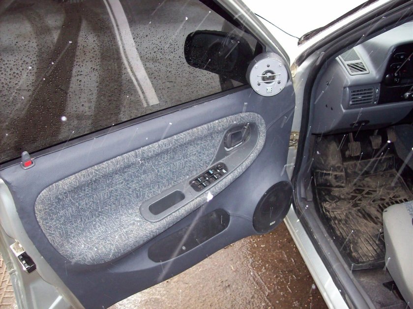 Обшивки дверные Дэу Нексия 100