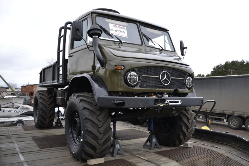 Unimog mercedes benz