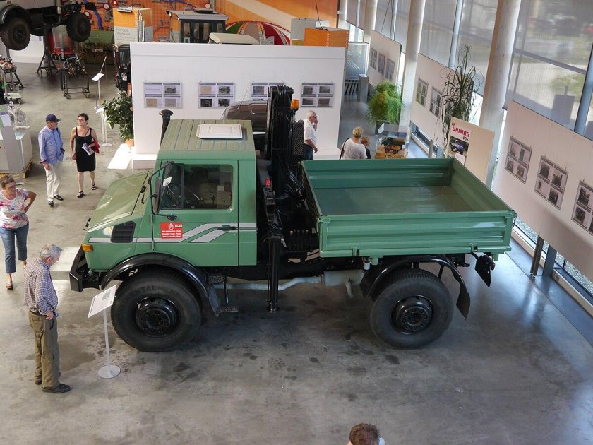 Военный бронеавтомобиль Mercedes Benz Unimog