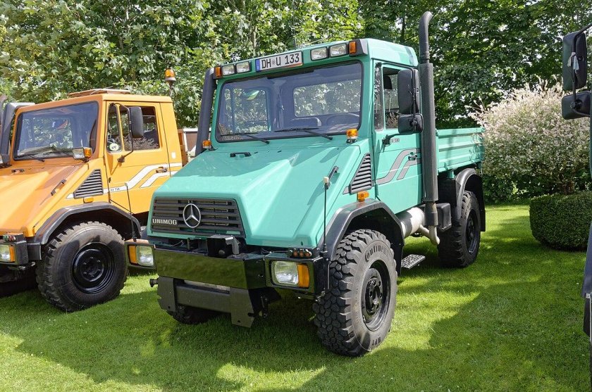 Mercedes Unimog 2021