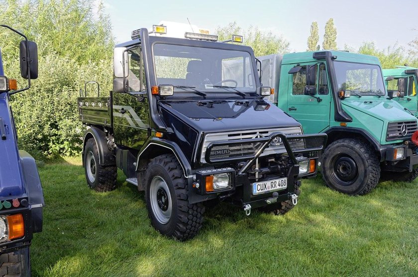 Мерседес Унимог 2021