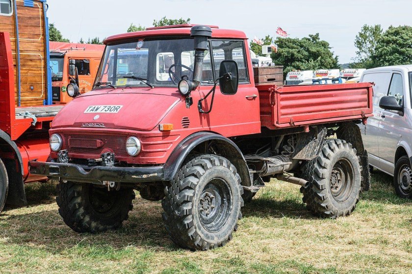 Унимог Мерседес 406