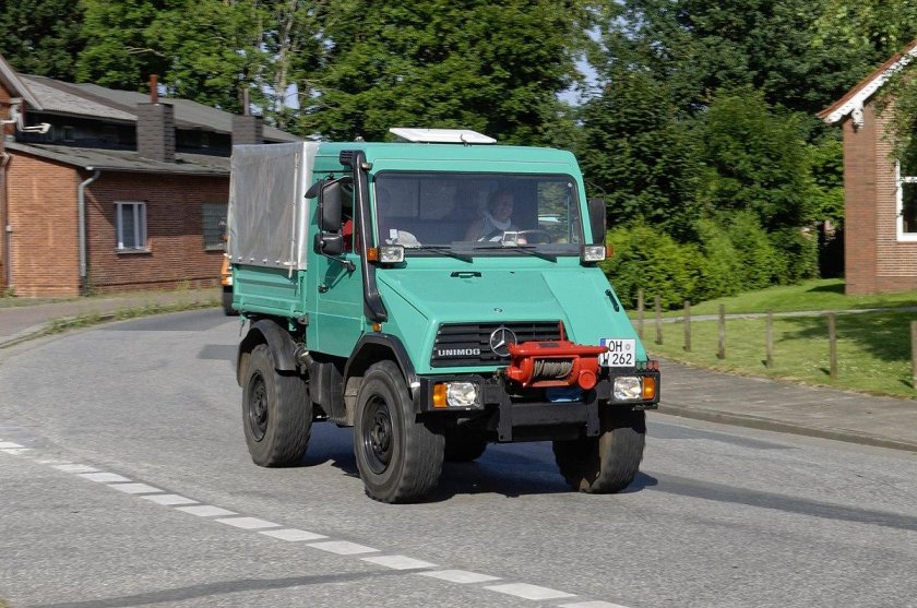 Мерседес Унимог 2021