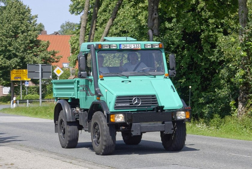 Мерседес Унимог 2021