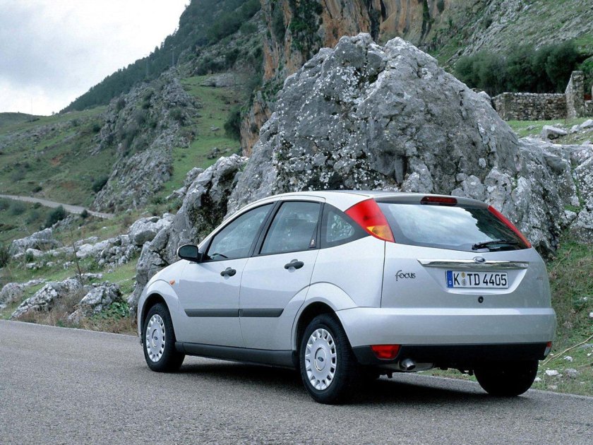 Ford Focus 1 Hatchback