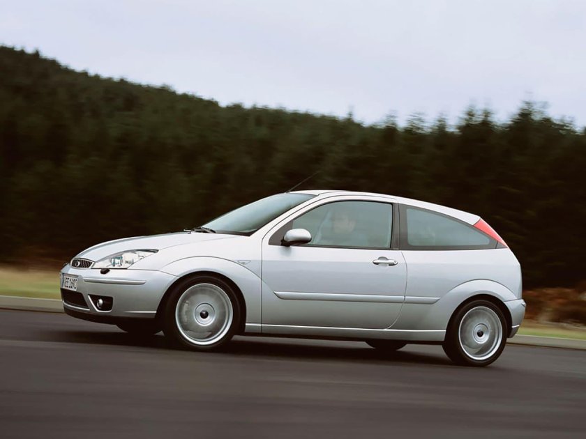 Ford Focus 2001 хэтчбек